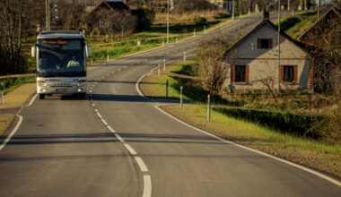 Nosaka kārtību, kādā komerciālajiem reģionālajiem pārvadātājiem kompensē nodrošinātos braukšanas maksas atvieglojumus
