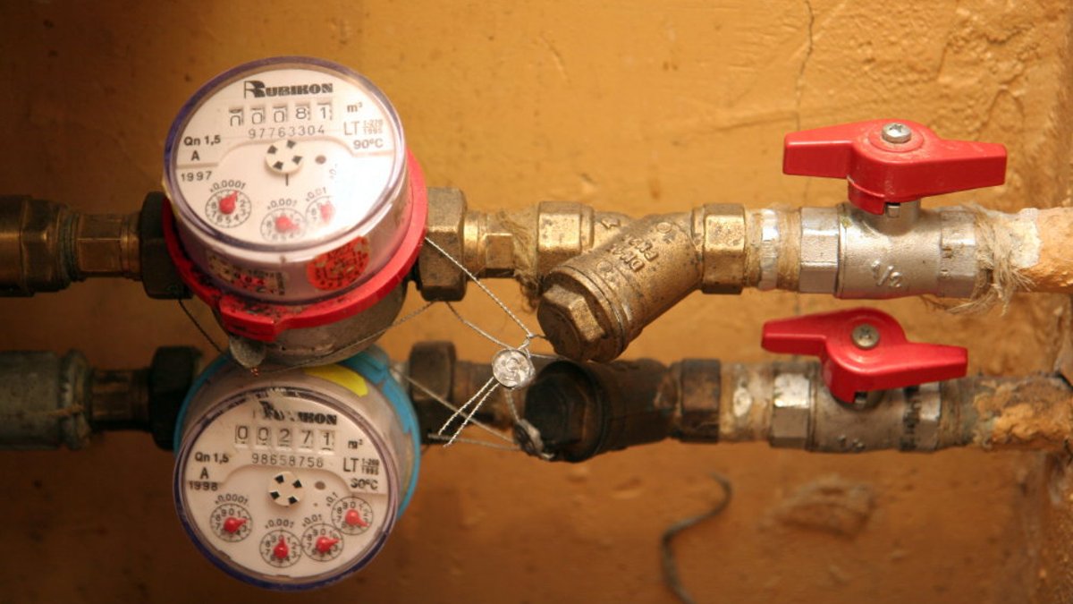 Neparedzēja saudzējošu pāreju – ST vērtēs dzīvokļu ūdens skaitītāju verifikācijas atcelšanu