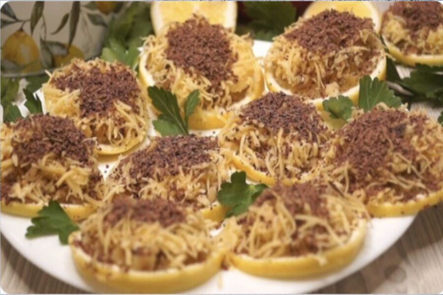 Uzkoda svētku galdam- tik garšīga kombinācija, ka pat iedomāties nav iespējams: gatavojat 5 minūtes, bet paldies saka visu vakaru