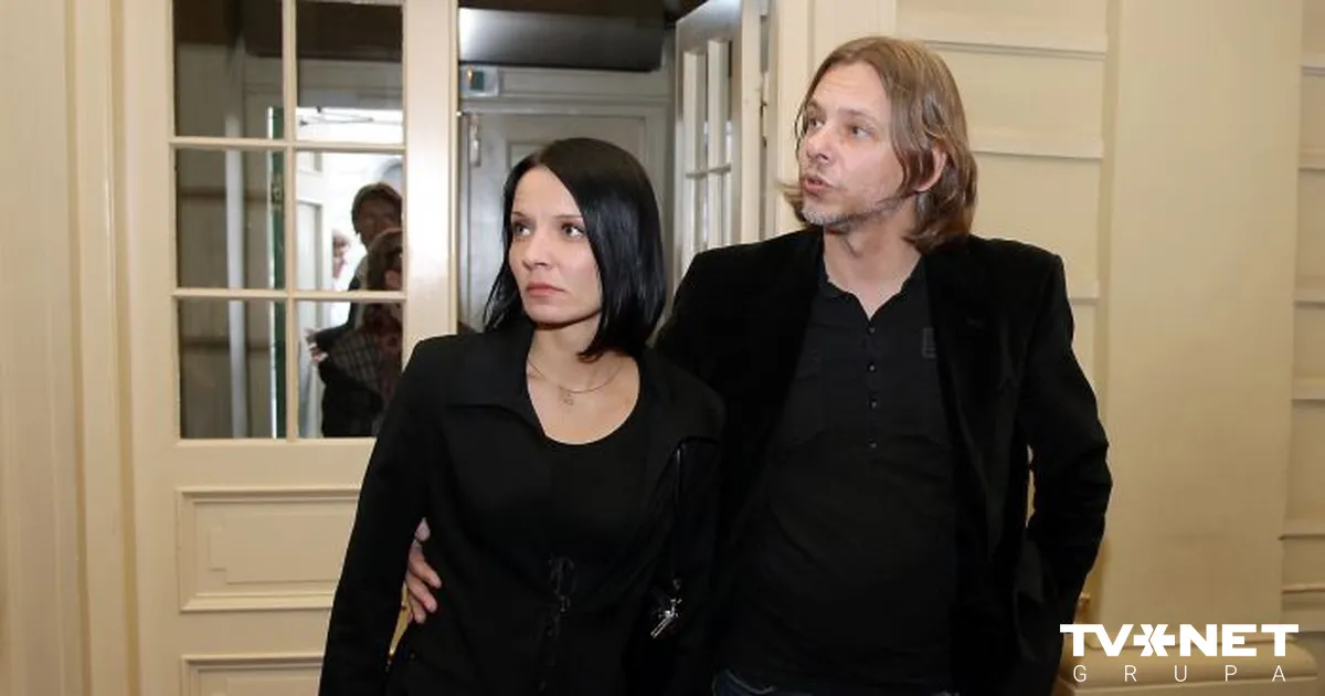 Izjukusi Dž. Dž. Džilindžera laulība ar Ingu Grencbergu