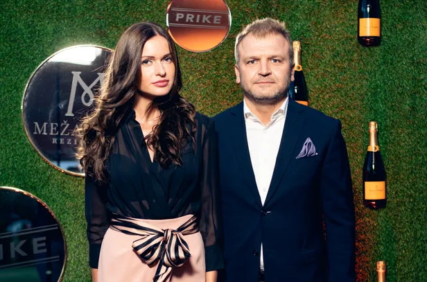 Kristīne Jelinska un Oļegs Fiļs