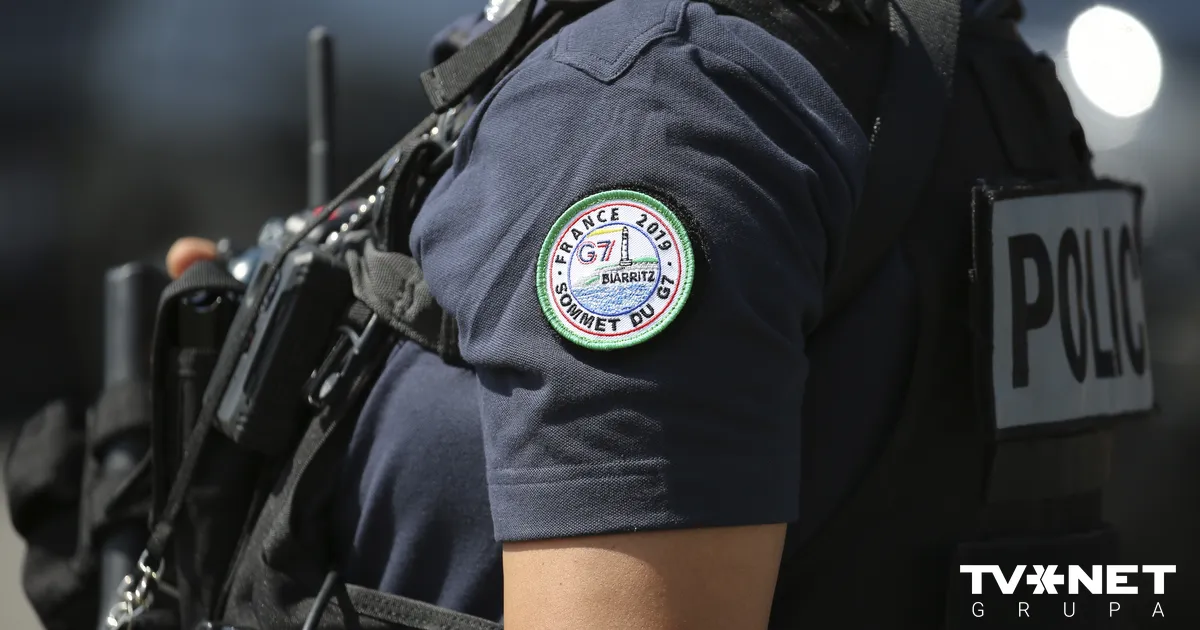 Parīzes metro vīrietis sadur trīs sievietes