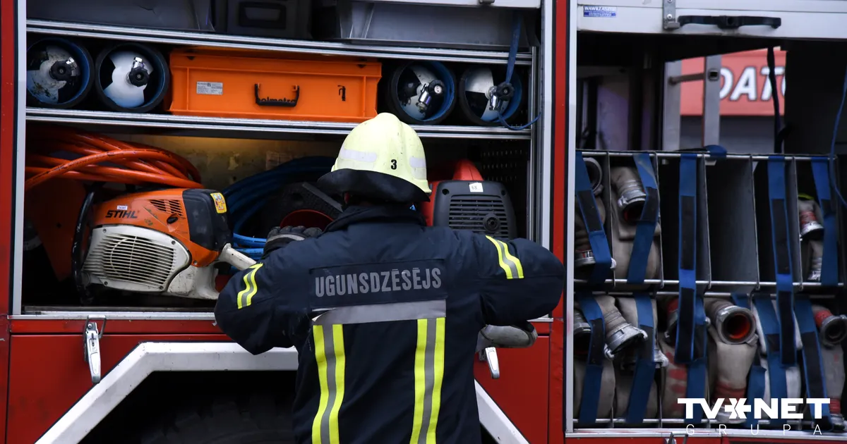 Traģiska nakts Rēzeknes novadā – mājas ugunsgrēkā gājuši bojā divi cilvēki