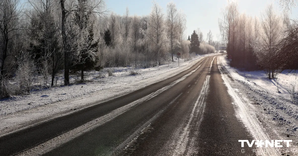 Šorīt vietām apledo autoceļi Latgalē un Zemgalē - Apollo.lv