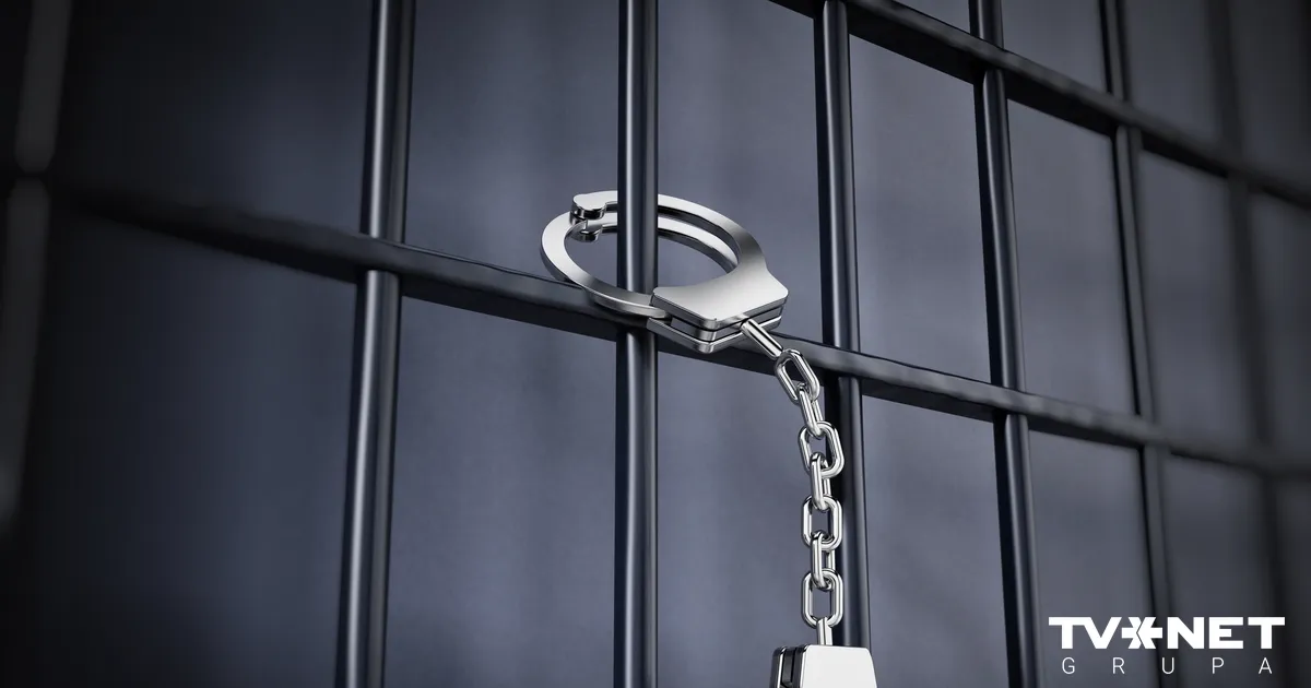 VIDEO ⟩ Sieviete Mārupē saindē ģimeni un mēģina izdarīt pašnāvību. Vainīgā apcietināta