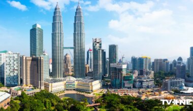 Malaizijas ekspremjeram piespriež 15 gadu cietumsodu par valsts attīstības fonda līdzekļu izlaupīšanu