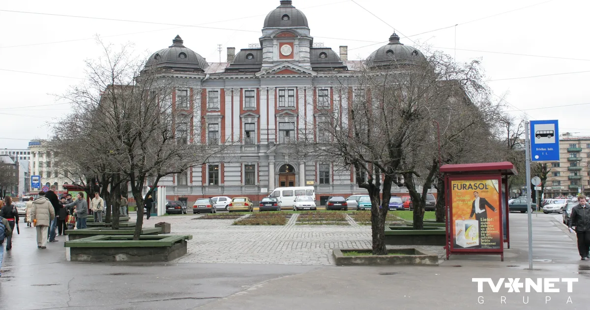 VIDEO ⟩ Raidījums vēsta, ka tiesnešu noslodzes dēļ krimināllietas iztiesā ilgāk - Apollo.lv