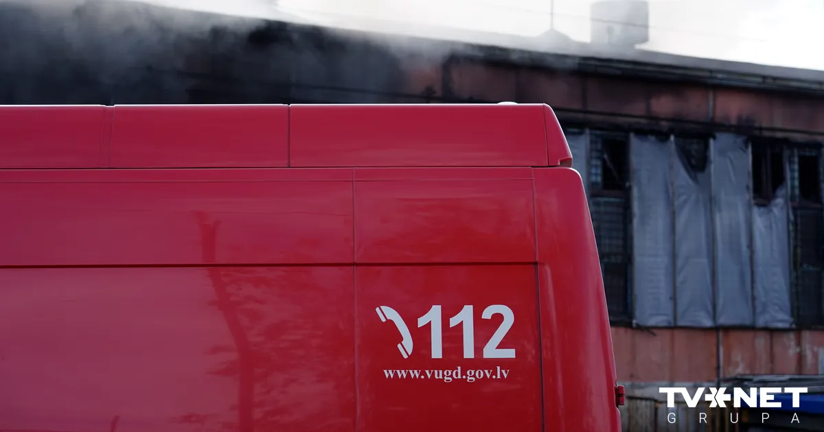 Salaspils pagastā sabiedriskā ēkā izcēlies ugunsgrēks. Evakuējušies 20 cilvēki