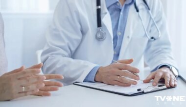 Ārsts mēnesī strādā 400 stundas? Policija pēc VK ziņojuma par stacionārās veselības aprūpes organizēšanu sāk kriminālprocesu