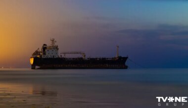 Tramps pavēl pilnībā bloķēt sankcijām pakļautos Venecuēlas naftas tankkuģus