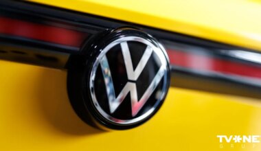 Nebijis gadījums "Volkswagen" vēsturē – pirmo reizi pārtrauc ražošanu Vācijas rūpnīcā