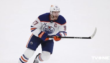 Makdeividu otro nedēļu pēc kārtas atzīst par NHL pirmo zvaigzni