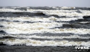 Pat 25 metri sekundē! Stiprais vējš plosīsies līdz pat svētdienai