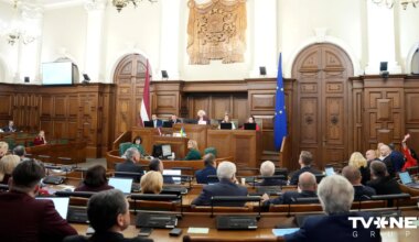 Šogad valdība vairākkārt neievēroja algu pieauguma slieksni