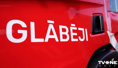 Rīgā divās piecstāvu daudzdzīvokļu mājās izcēlās ugunsgrēks