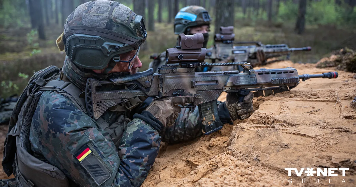 Eiropa gatavojas atvairīt Krievijas iebrukumu bez ASV palīdzības, ziņo Bloomberg