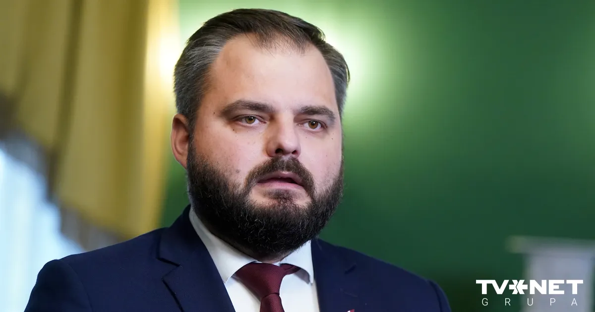 JV "nepavilksies hipotētiskām šantāžām" par premjera maiņu