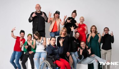 Nobalso par savu "Caur ērkšķiem uz..." favorīti!