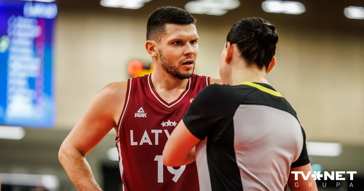 Latvijas basketbolisti izcīna pirmo uzvaru Alonso vadībā