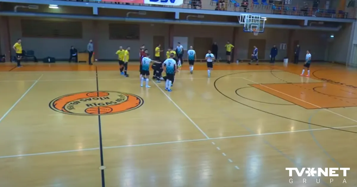 VIDEO ⟩ Pēc kautiņa telpu futbolā LFF vērsīsies policijā