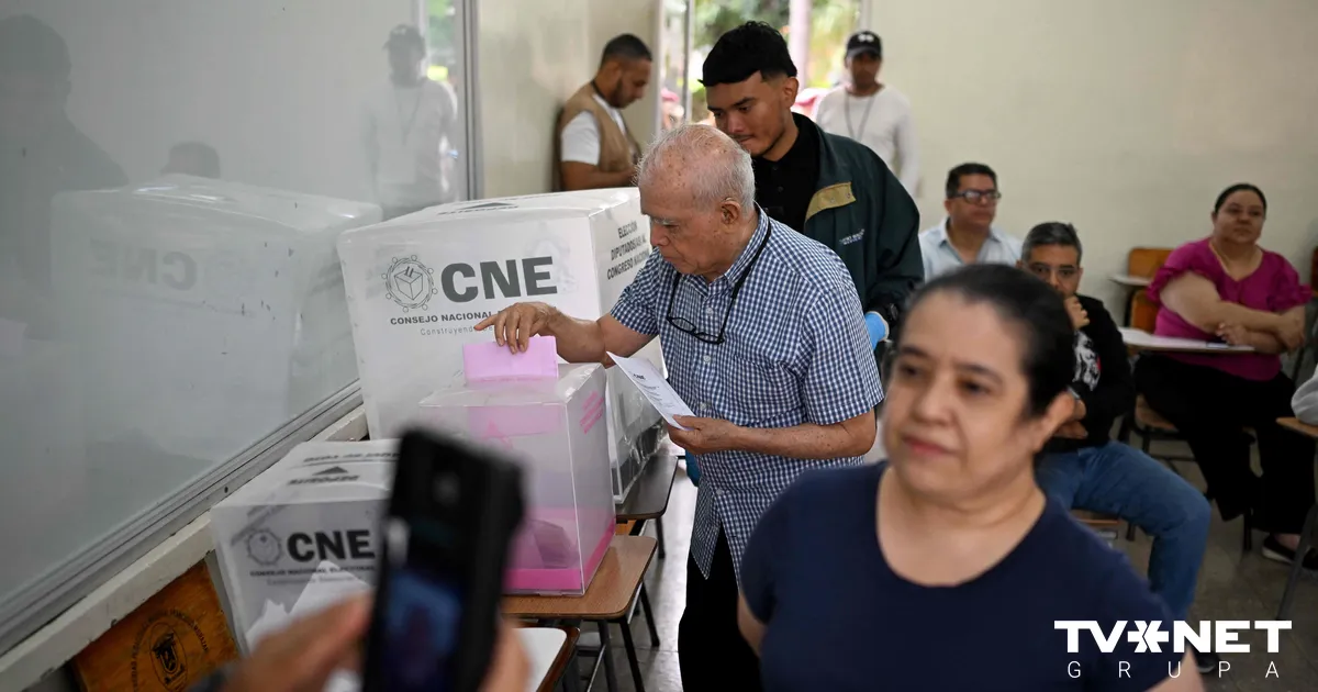 Hondurasa Trampa spiediena ietekmē sola precīzi saskaitīt balsis prezidenta vēlēšanās