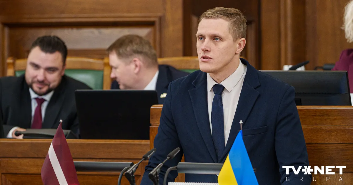 "Arvien dziļākos parādos" – opozīcijas deputāti asi kritizē nākamā gada budžetu