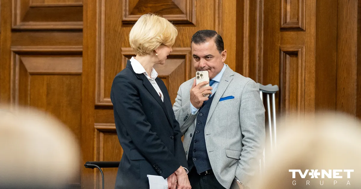 Sapulcējot nepieciešamo deputātu skaitu, Saeima turpina darbu pie nākamā gada budžeta