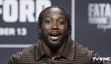 Kraufordam par nodevu nesamaksāšanu atņem WBC pasaules čempiona jostu