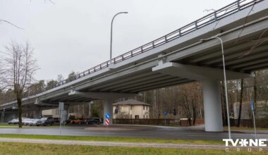 FOTO ⟩ Jūrmalā pabeigta Dzintaru dzelzceļa pārvada pārbūve