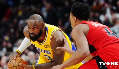 Pārtrūkst Lebrona iespaidīgā gūto punktu sērija, taču "Lakers" pēdējās sekundēs izcīna uzvaru