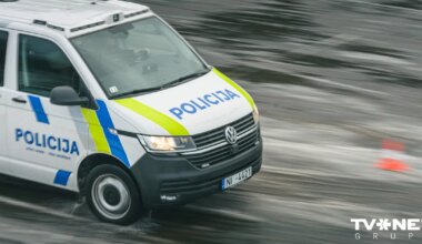 Aizturētas divas Valsts policijas amatpersonas