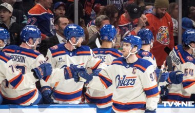 Makdeivids ar "hat trick" sekmē "Oilers" uzvaru; pārtrūkst "Avalanche" punktu sērija