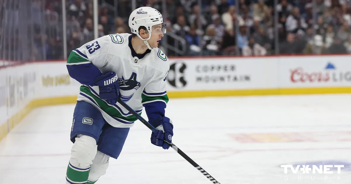 "Canucks" treneris iezīmē, kad Bļugers varētu atgriezties laukumā