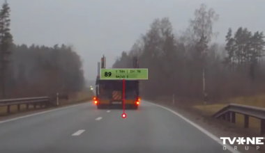 VIDEO ⟩ Tukuma pusē fiksē dzērājšoferi, kurš uz šosejas izraisa vairākas bīstamas situācijas