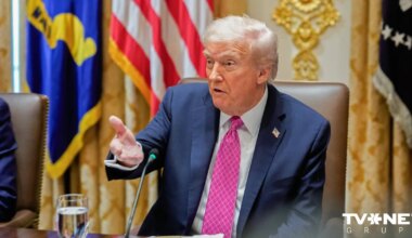 Tramps devis Zelenskim dažas dienas ASV miera plāna pieņemšanai, ziņo "Financial Times"