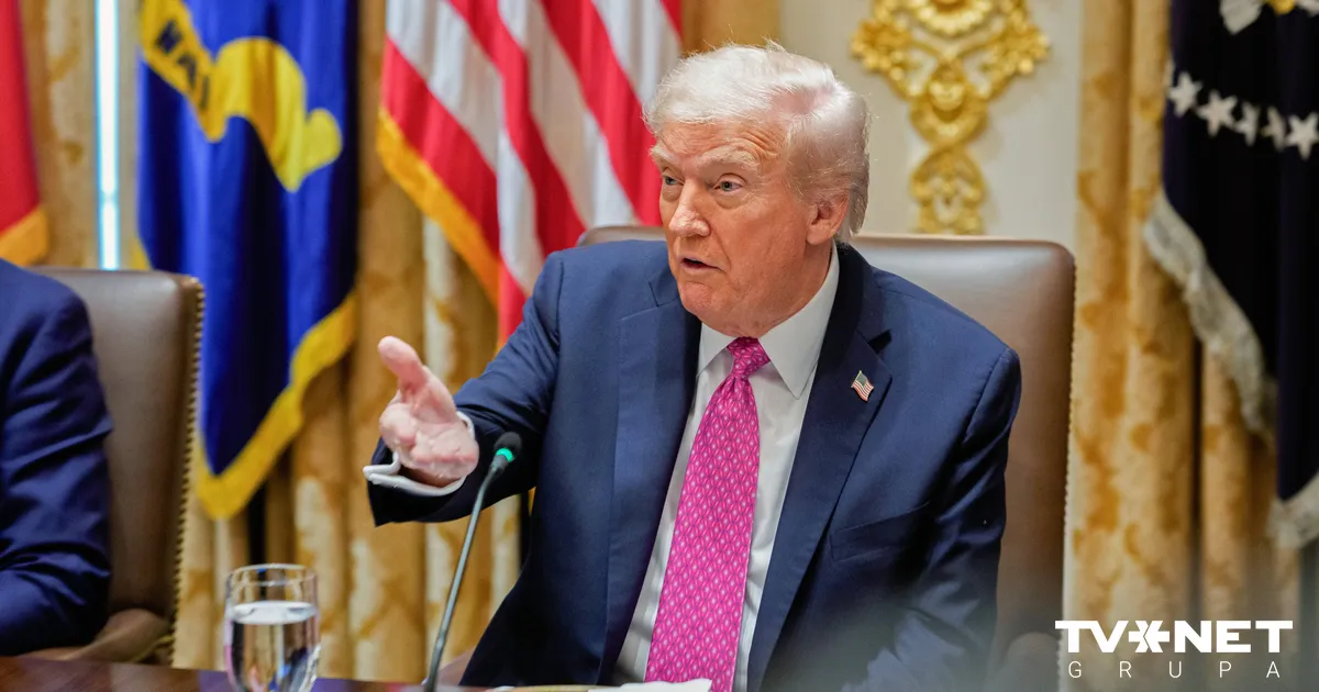 Tramps devis Zelenskim dažas dienas ASV miera plāna pieņemšanai, ziņo "Financial Times"