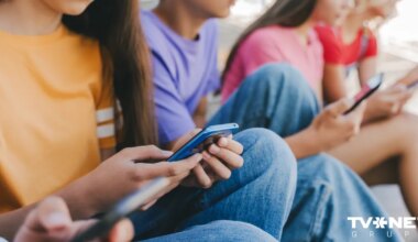 Austrālijā stājies spēkā aizliegums bērniem lietot sociālos tīklus