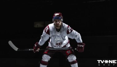 FOTO ⟩ Prezentē Latvijas hokeja izlases jaunās formas olimpiskajām spēlēm