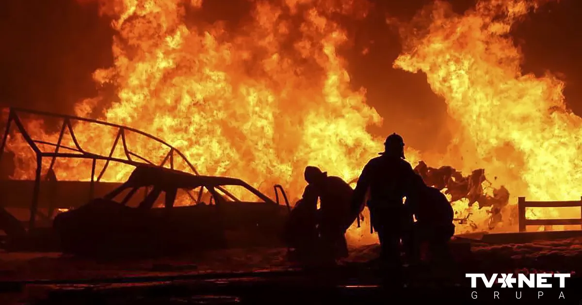 Dronu triecienā cietusi Jaroslavļas naftas pārstrādes rūpnīca Krievijā