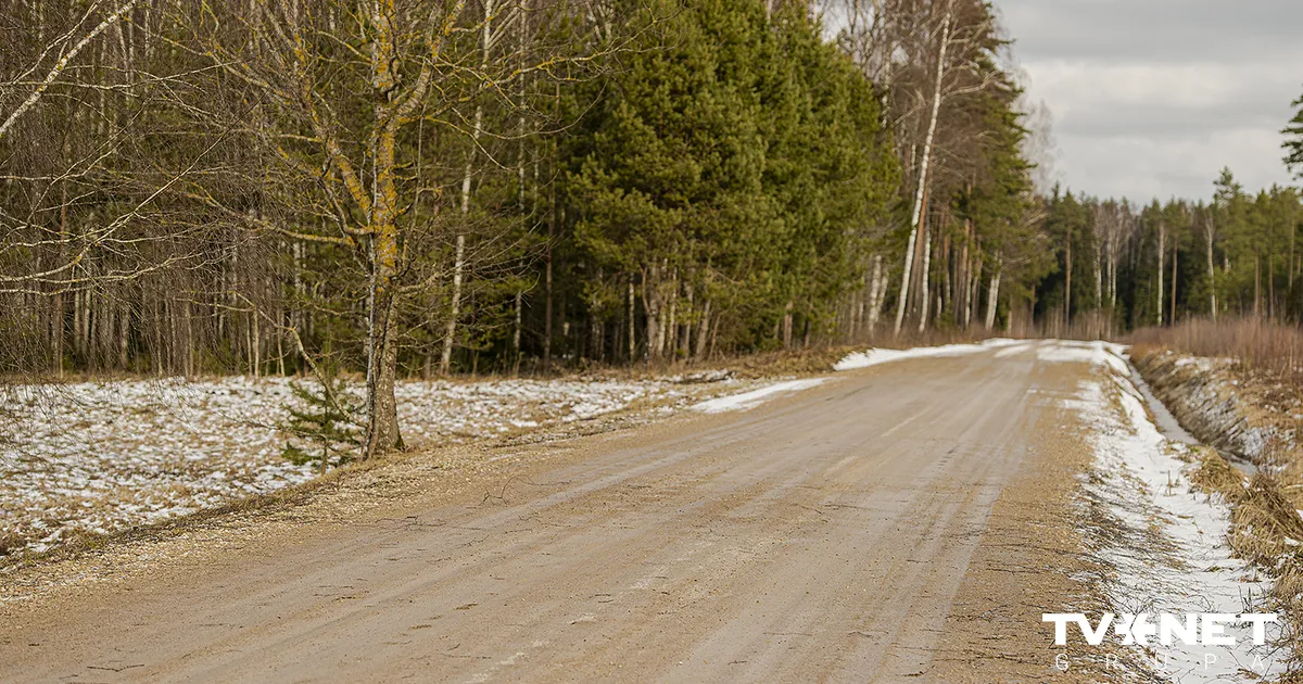 Mainīgo laikapstākļu ietekmē pasliktināsies grants ceļu stāvoklis
