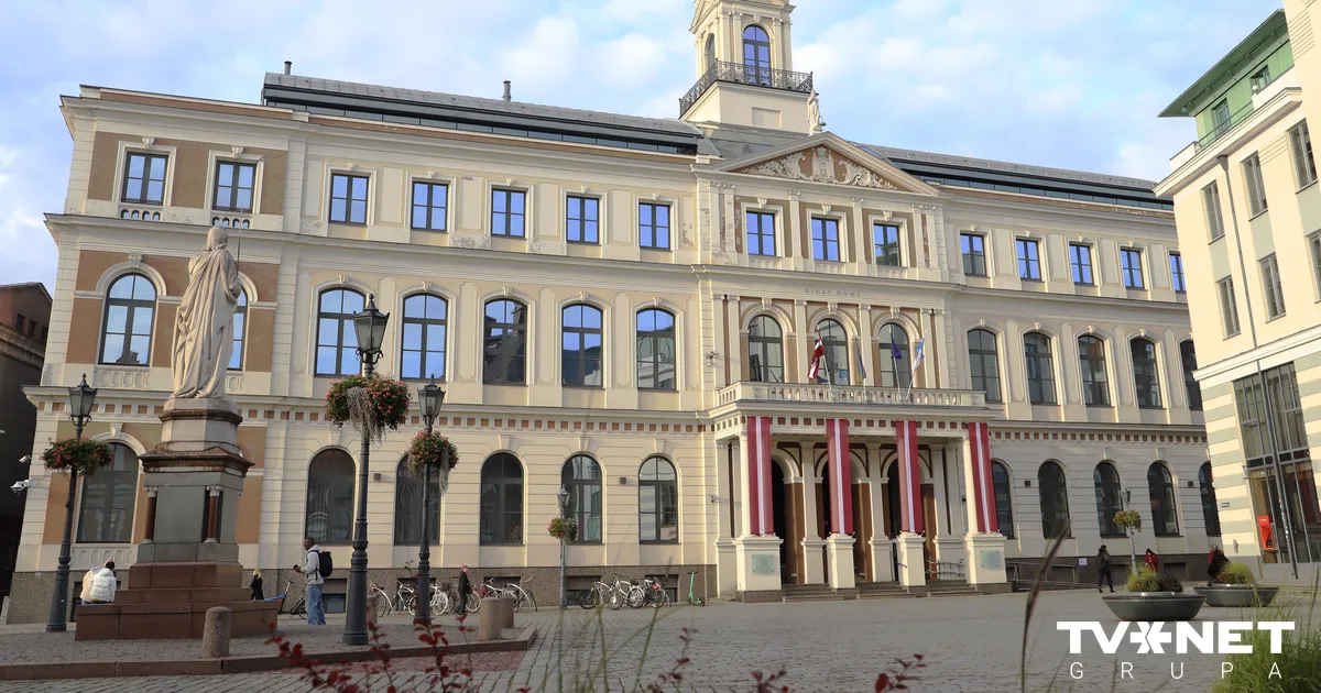 Rīgas domē ieilgst diskusijas; sēde tiek pārtraukta