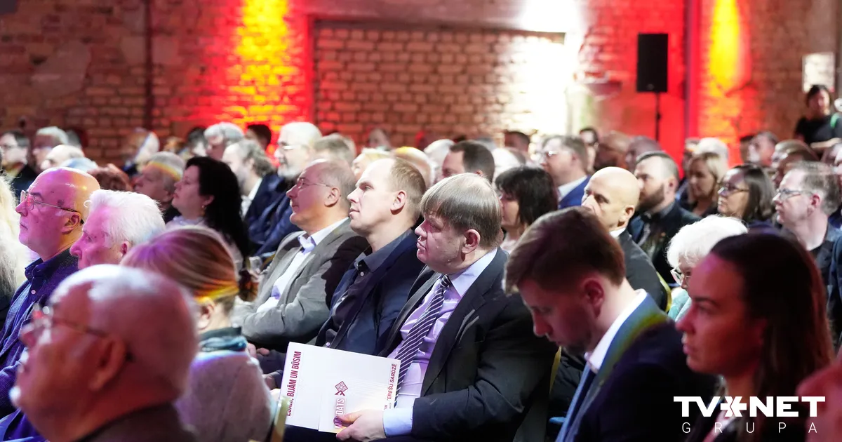 FOTO ⟩ Nacionālā apvienība ievēlējusi jaunu partijas valdi