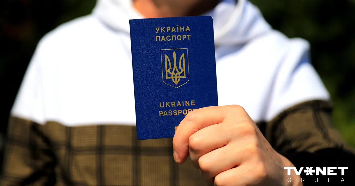 Atbrīvotie Baltkrievijas politieslodzītie aizvesti uz Ukrainu bez pasēm