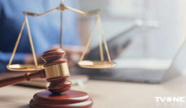 No zvērinātu advokātu rindām izslēdz trīs sodītus advokātus