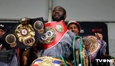 Neuzveikts trīs divīziju absolūtais čempions: noslēdzas leģendāra boksera karjera