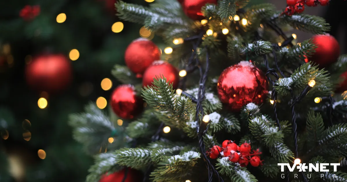 Pēc vandalisma gadījumiem Daugavpilī aicina saudzēt svētku rotājumus