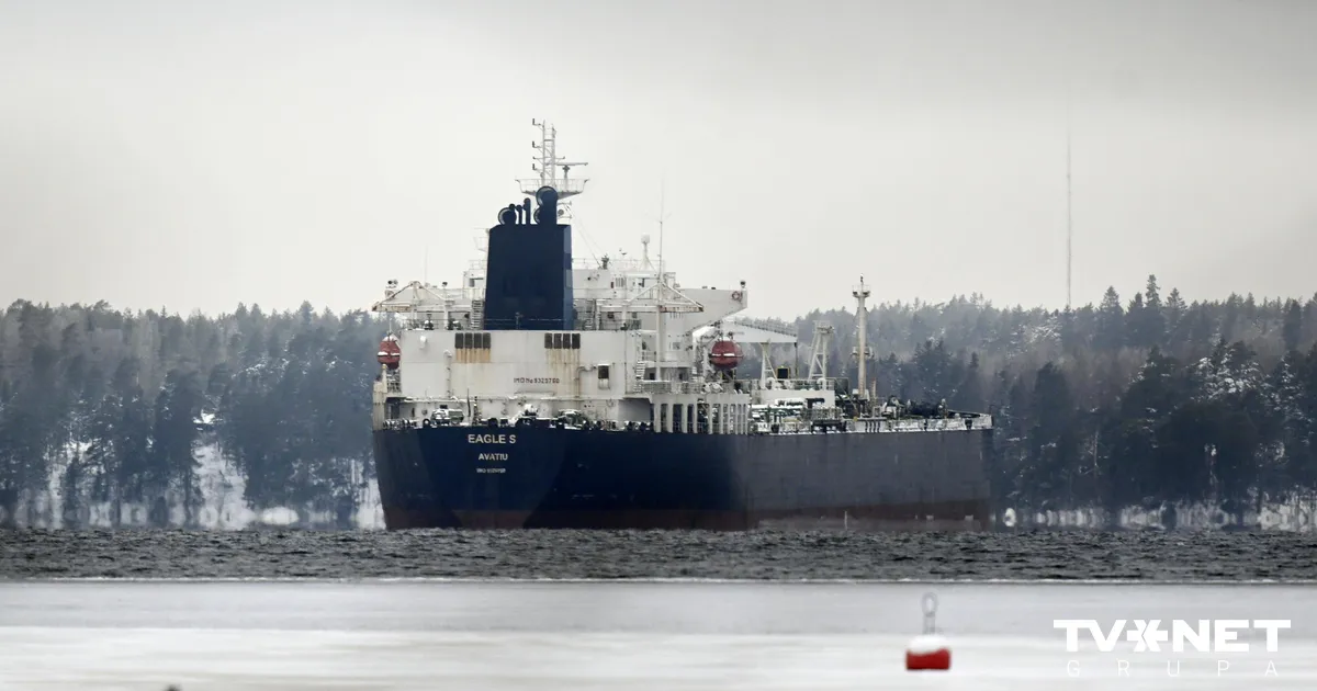 Kāpēc Eiropa joprojām nespēj apturēt Krievijas ēnu floti