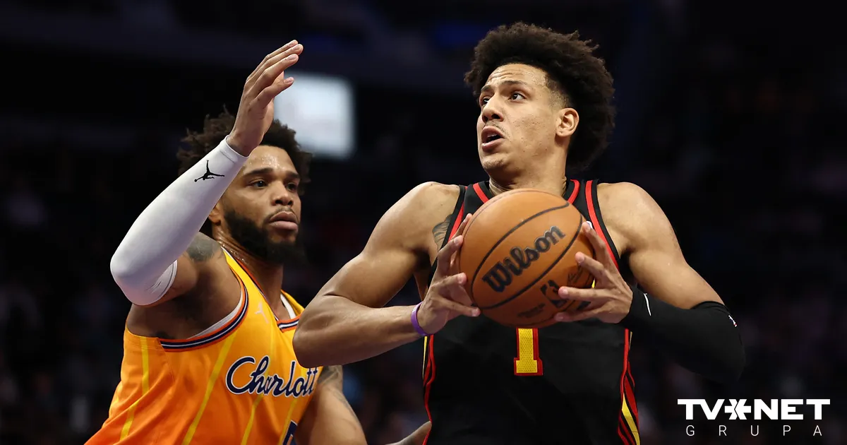 Džonsonam vēl viena fantastiska spēle, taču par "Hawks" glābēju nekļūst