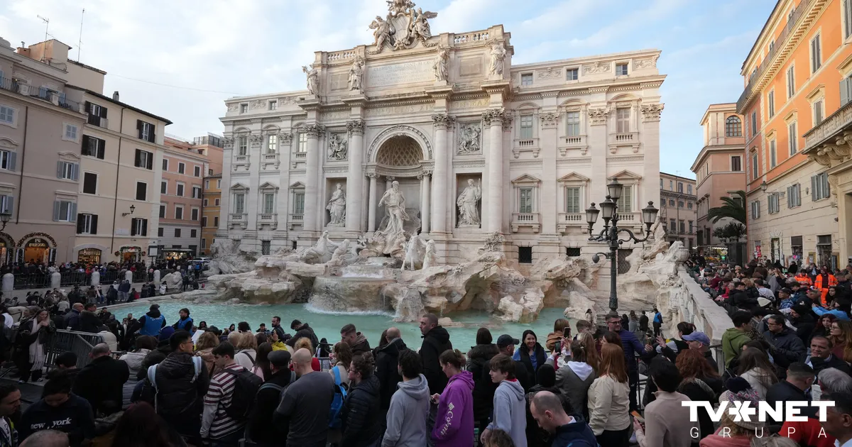 Turpmāk par Trevi strūklakas apskati būs jāmaksā