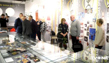 FOTO ⟩ Atklāts Latvijas olimpiskās enciklopēdijas pirmais sējums